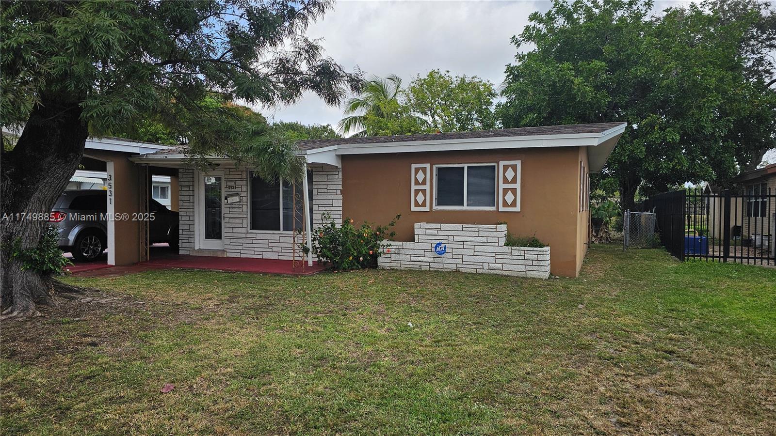 Rental Property at 3531 Nw 37th St, Lauderdale Lakes, Broward County, Florida - Bedrooms: 3 
Bathrooms: 1  - $2,700 MO.