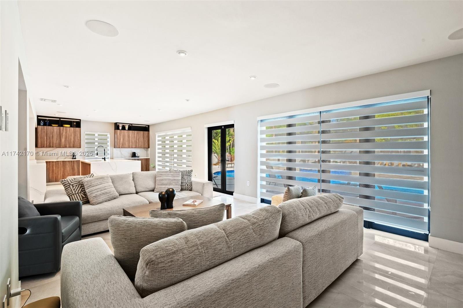 MIAMI SHORES SEC 1 AMD - Residential