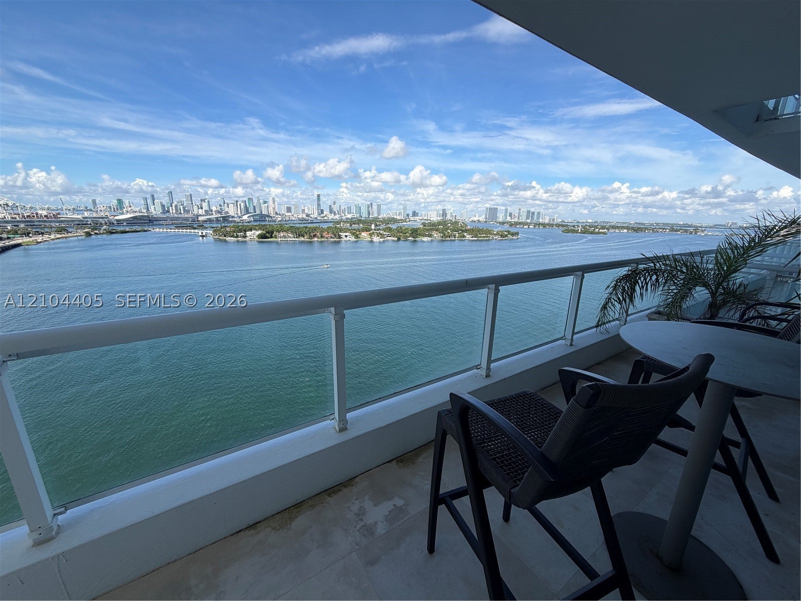 540 West Ave 1811