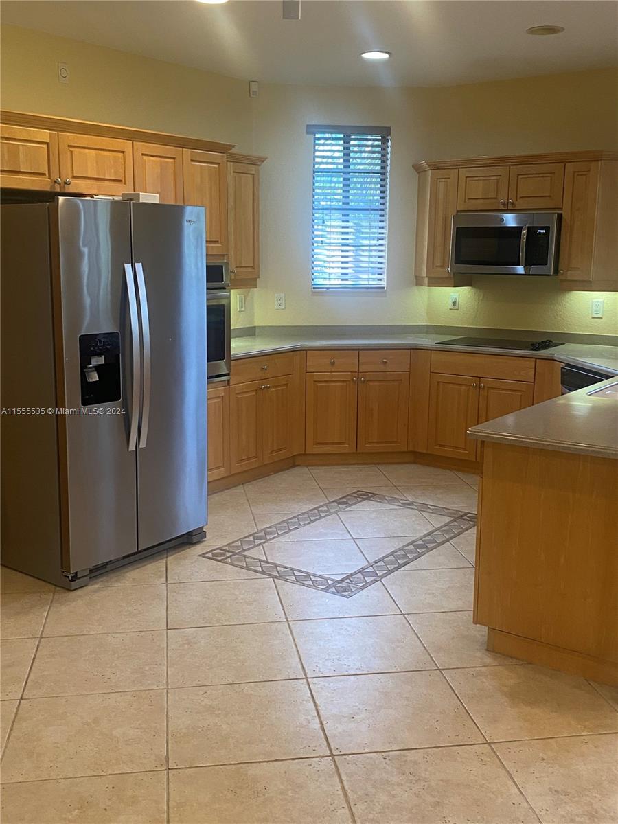 LEGENDS AT WESTON HILLS - Residential Lease