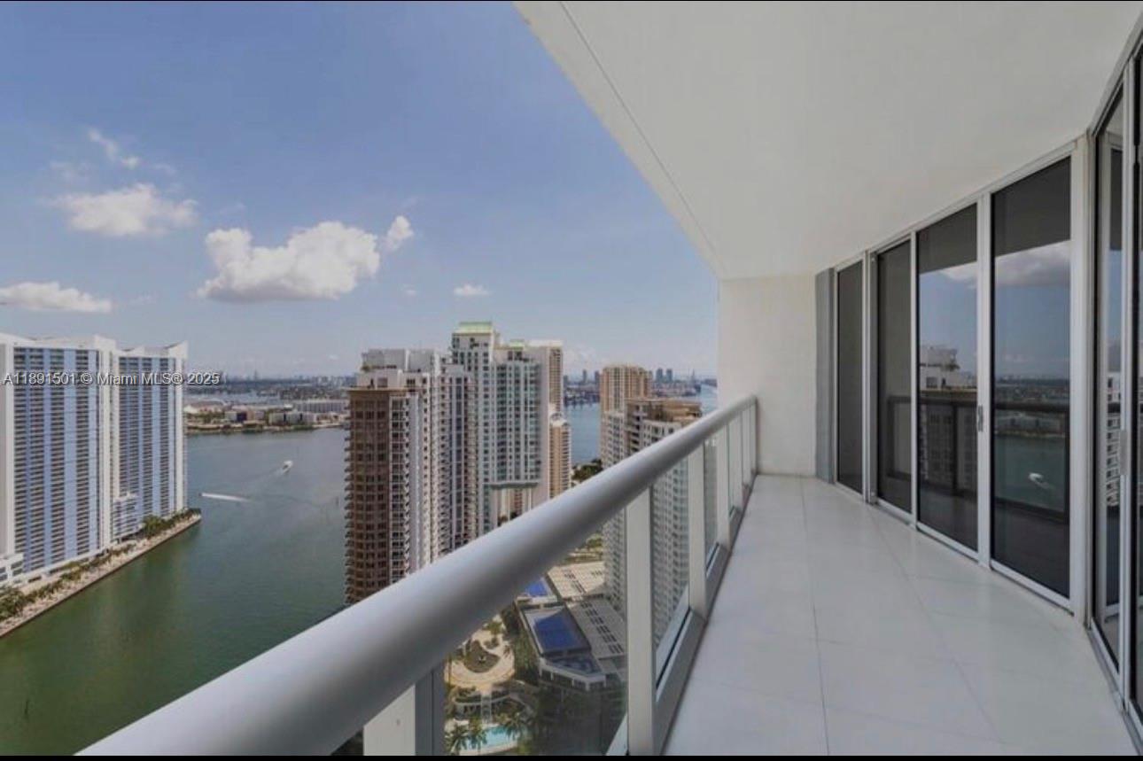 ICON BRICKELL NO TWO - Residential