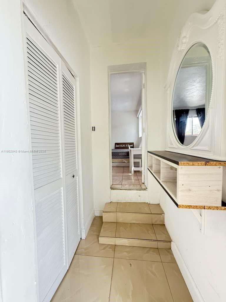 HIALEAH DEER PK ADDN - Residential Lease