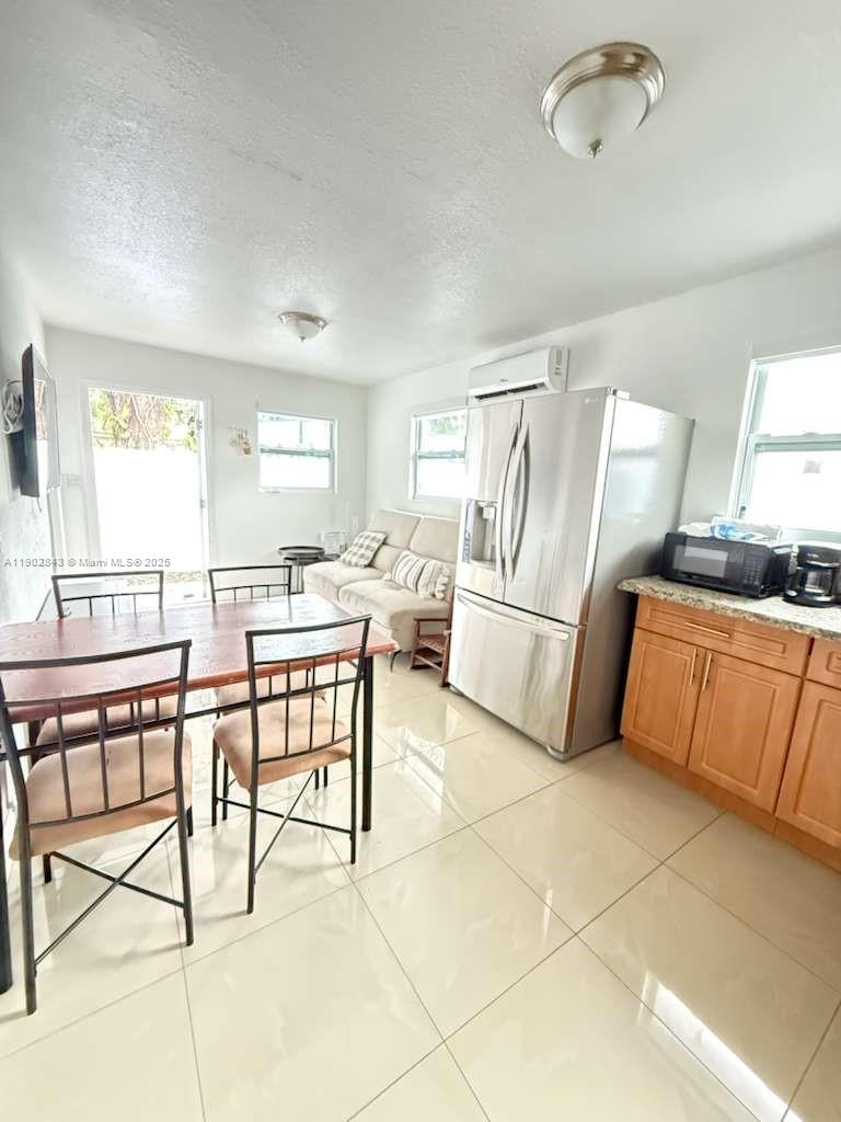 HIALEAH DEER PK ADDN - Residential Lease