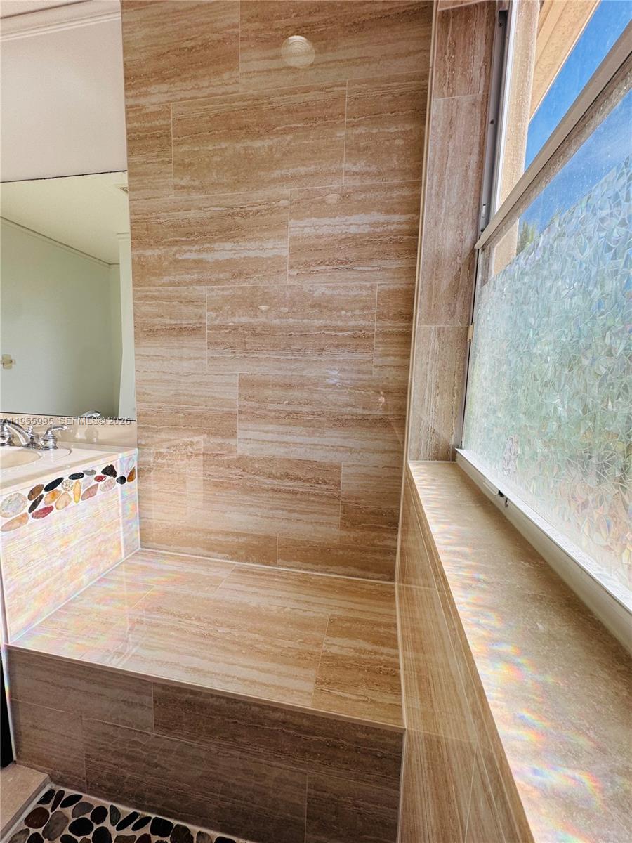 OLYMPIA 2 BLK F REPL - Residential