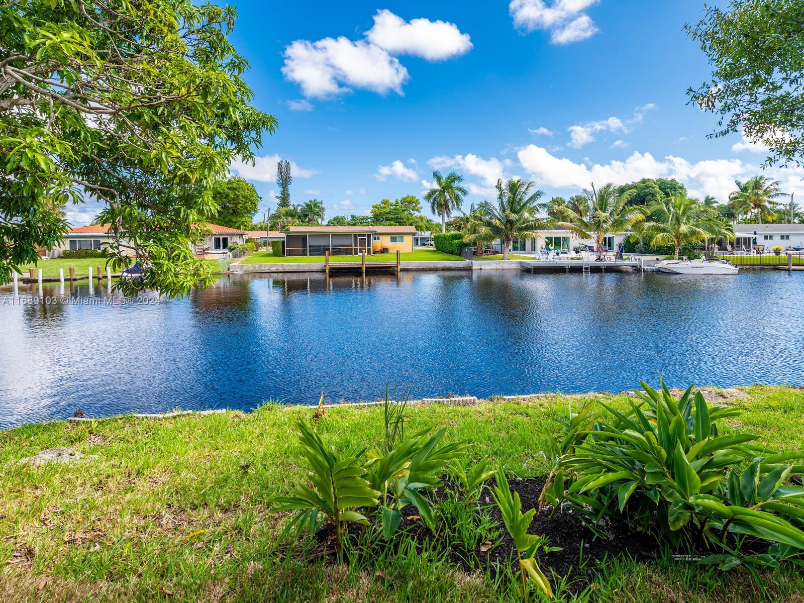 JENADA ISLE - Residential