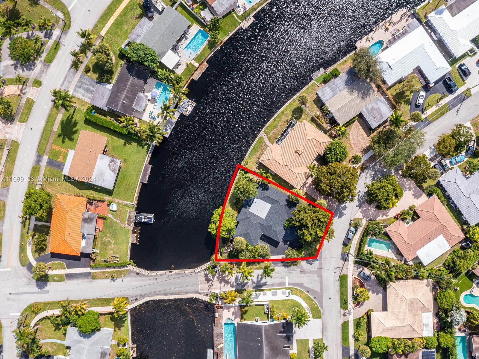 JENADA ISLE - Residential
