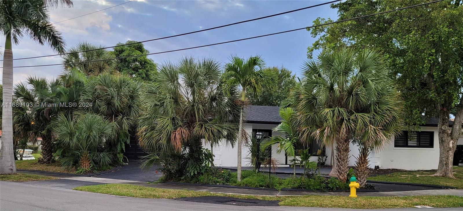 JENADA ISLE - Residential