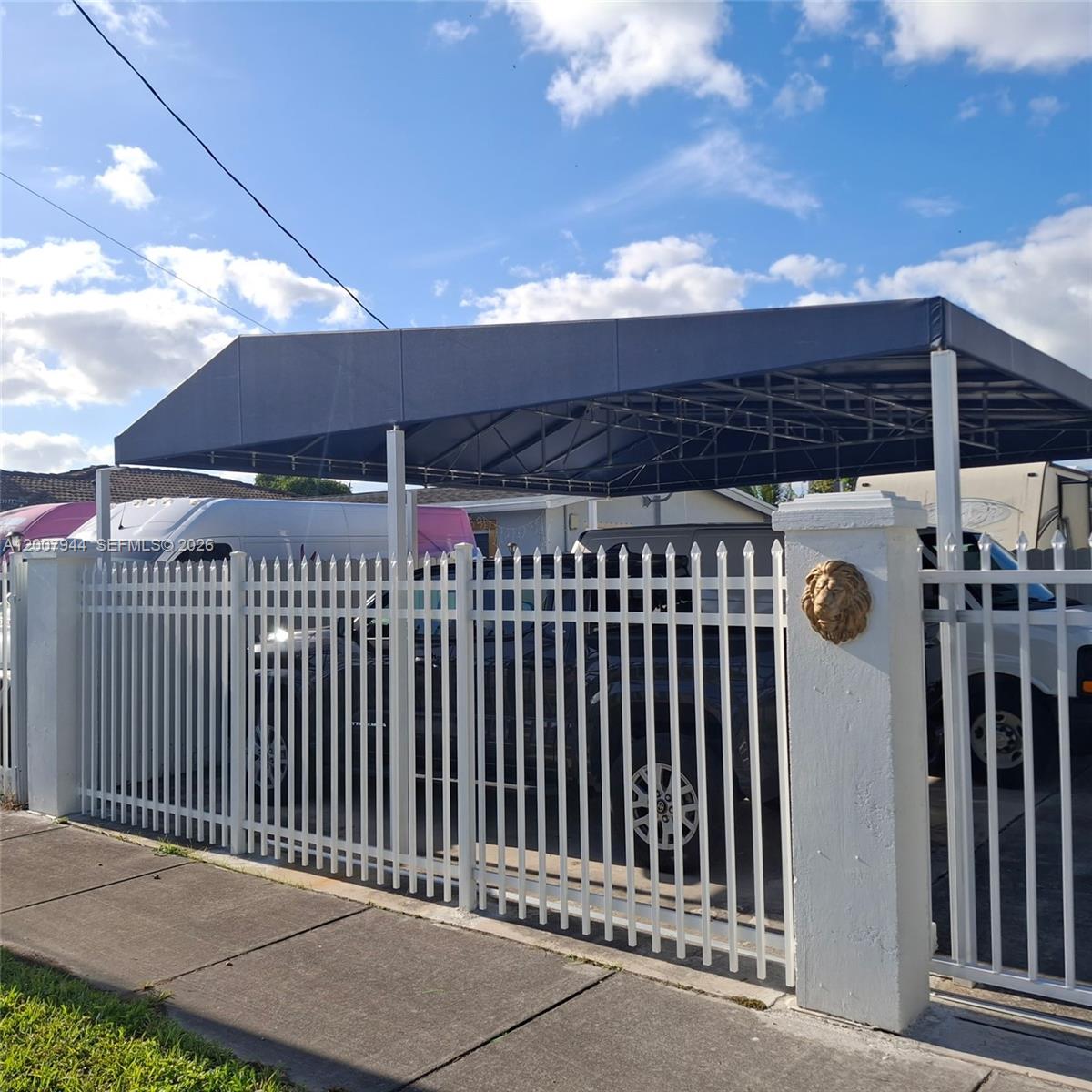 FLAMINGO PARK - Residential