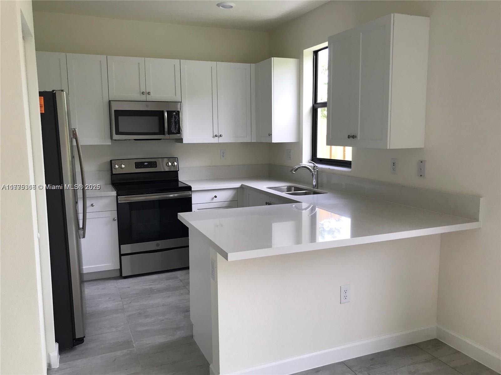 BRETON PARK AT DAVIE - Residential