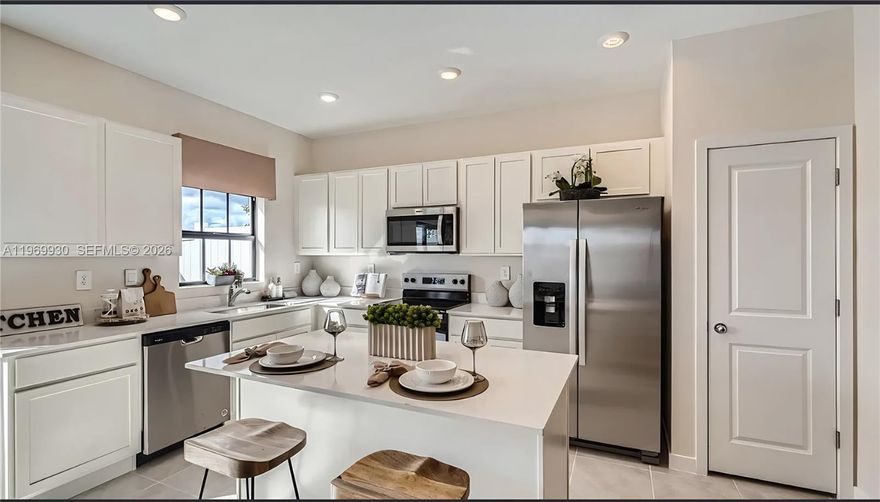 Beautiful brand-new construction Townhouse of 3 bedrooms/2.5 bathrooms + one car garage, ready to move in. Located in a great area of Florida City, Florida. Just built in 2025. Tenant will be the first to live here. 
This beautiful two-story home offers, ideal for families seeking comfort and modern living. Easy to show on combination. Modern kitchen, spacious and bright living areas, 
Multiple parking spaces (2 or more)
Tenants are responsible for all utility expenses.