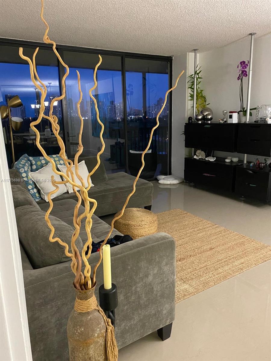 CORONADO CONDO- TOWER I - Residential