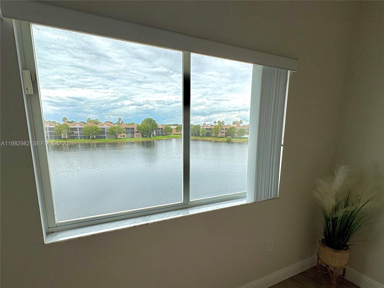 SOUTHAMPTON CONDOMINIUM - Residential