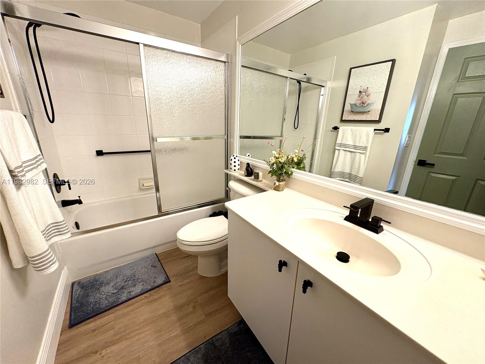 SOUTHAMPTON CONDOMINIUM - Residential