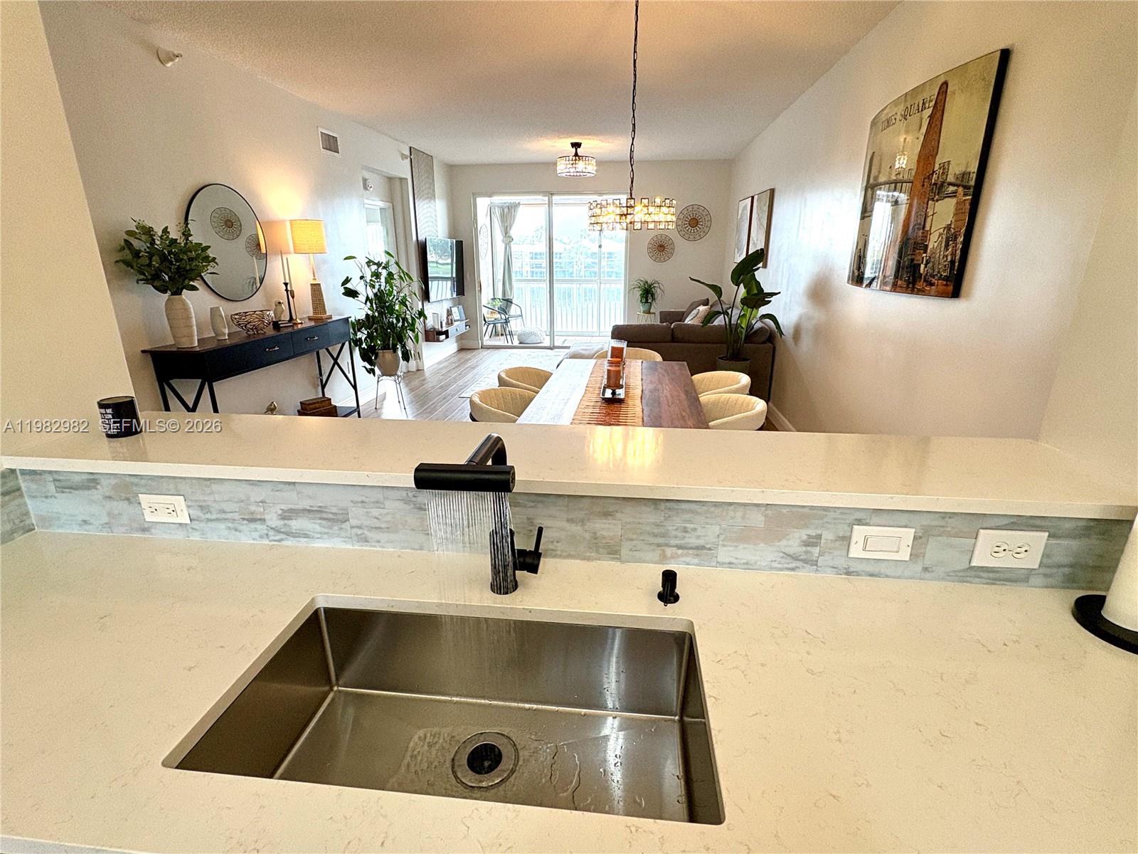 SOUTHAMPTON CONDOMINIUM - Residential