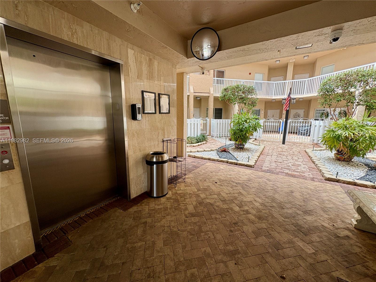 SOUTHAMPTON CONDOMINIUM - Residential