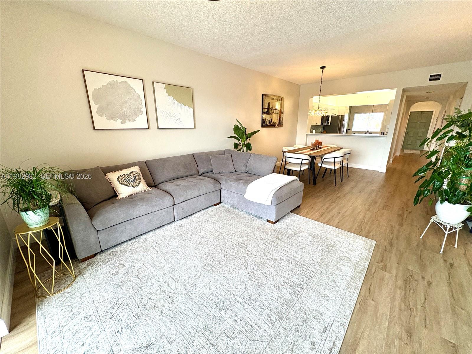 SOUTHAMPTON CONDOMINIUM - Residential