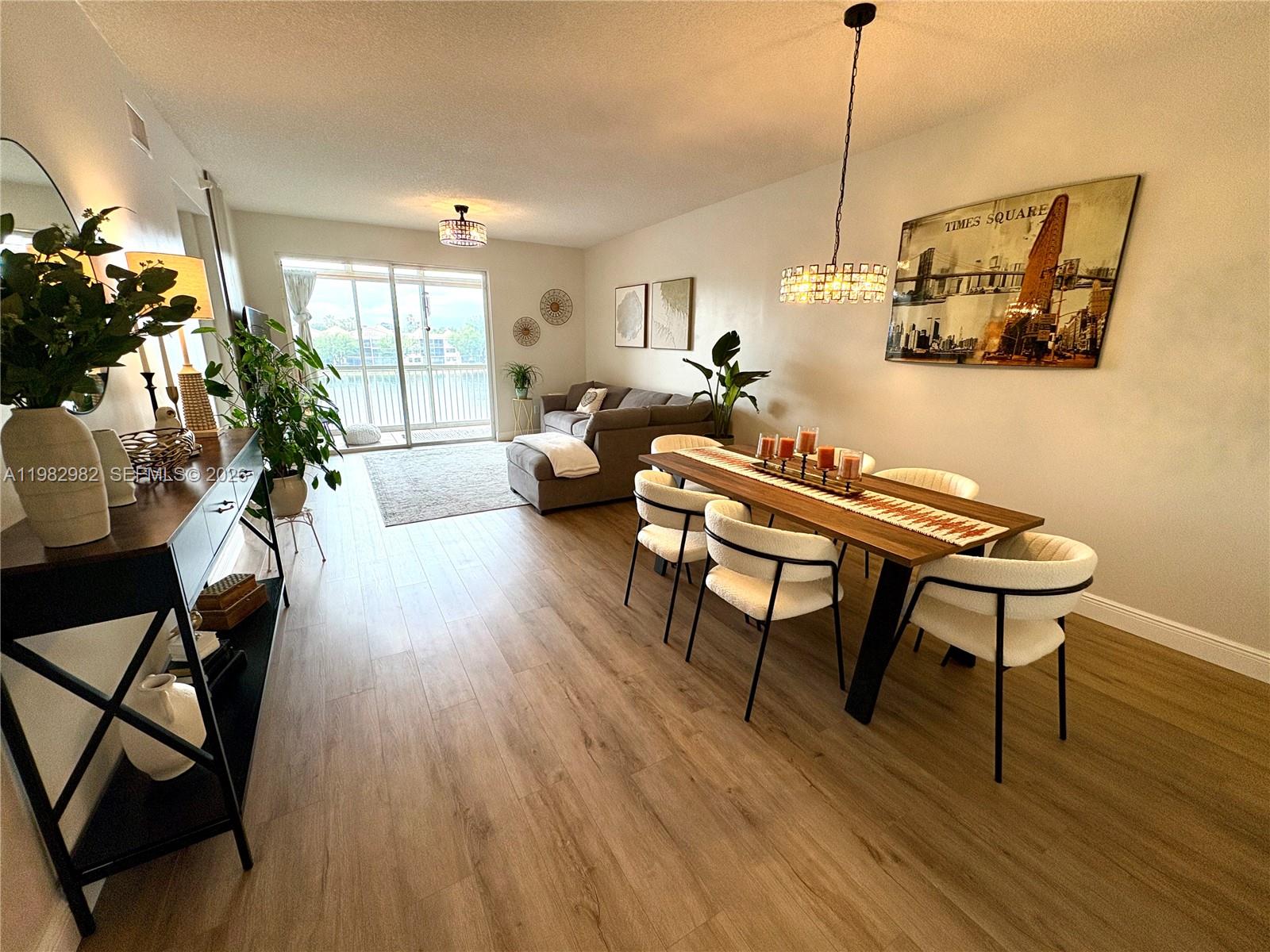 SOUTHAMPTON CONDOMINIUM - Residential