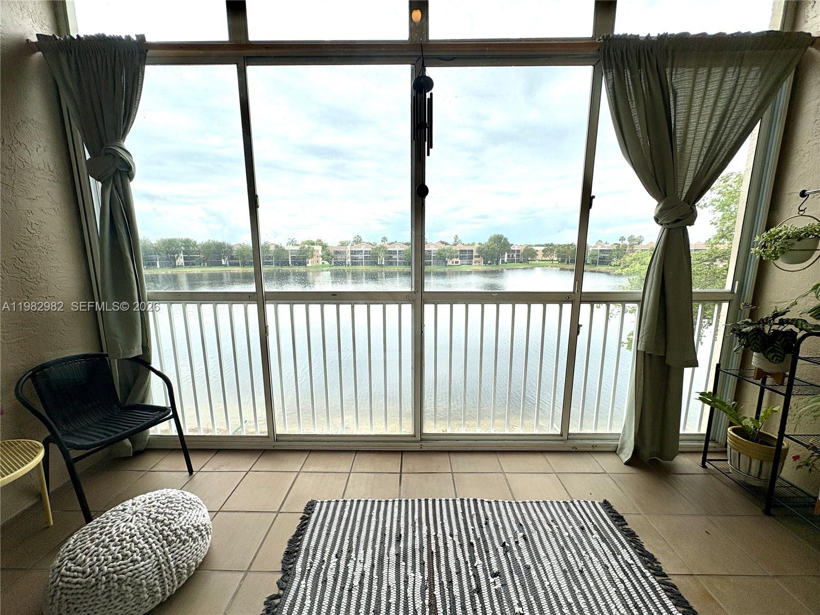 SOUTHAMPTON CONDOMINIUM - Residential