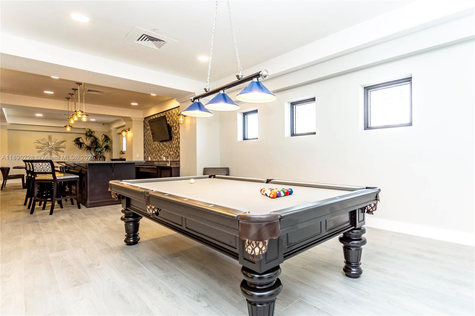 WAVE CONDO - Residential Lease