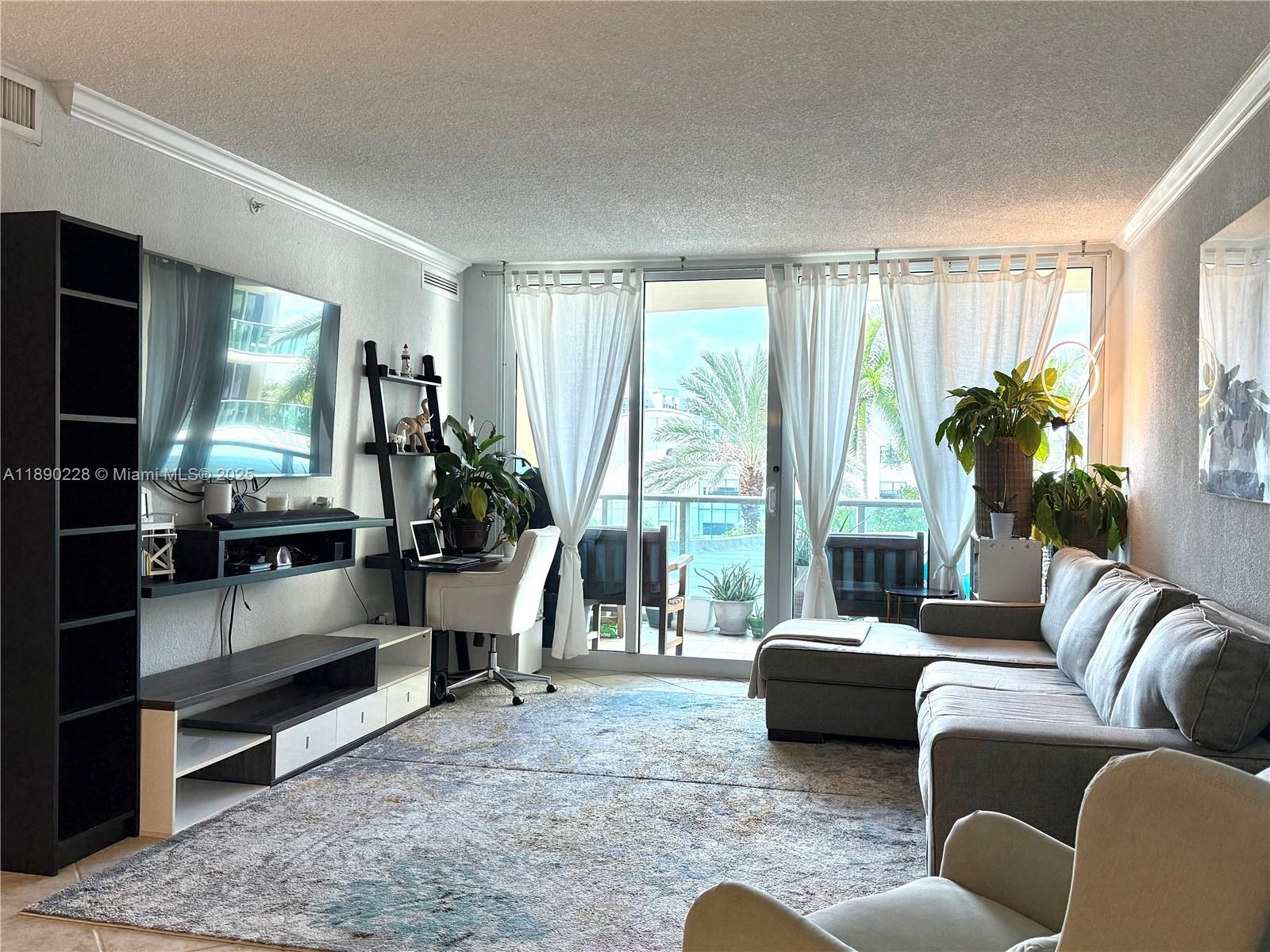 WAVE CONDO - Residential Lease