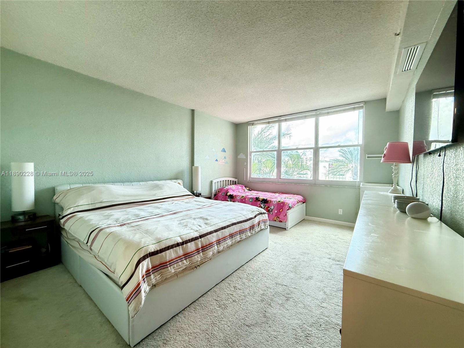 WAVE CONDO - Residential Lease