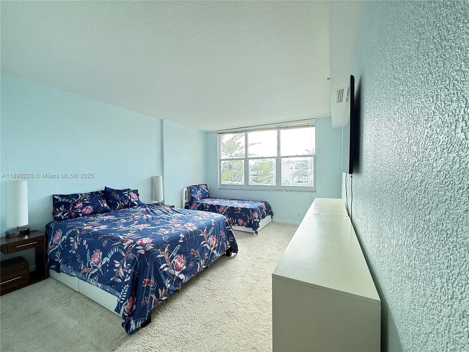 WAVE CONDO - Residential Lease