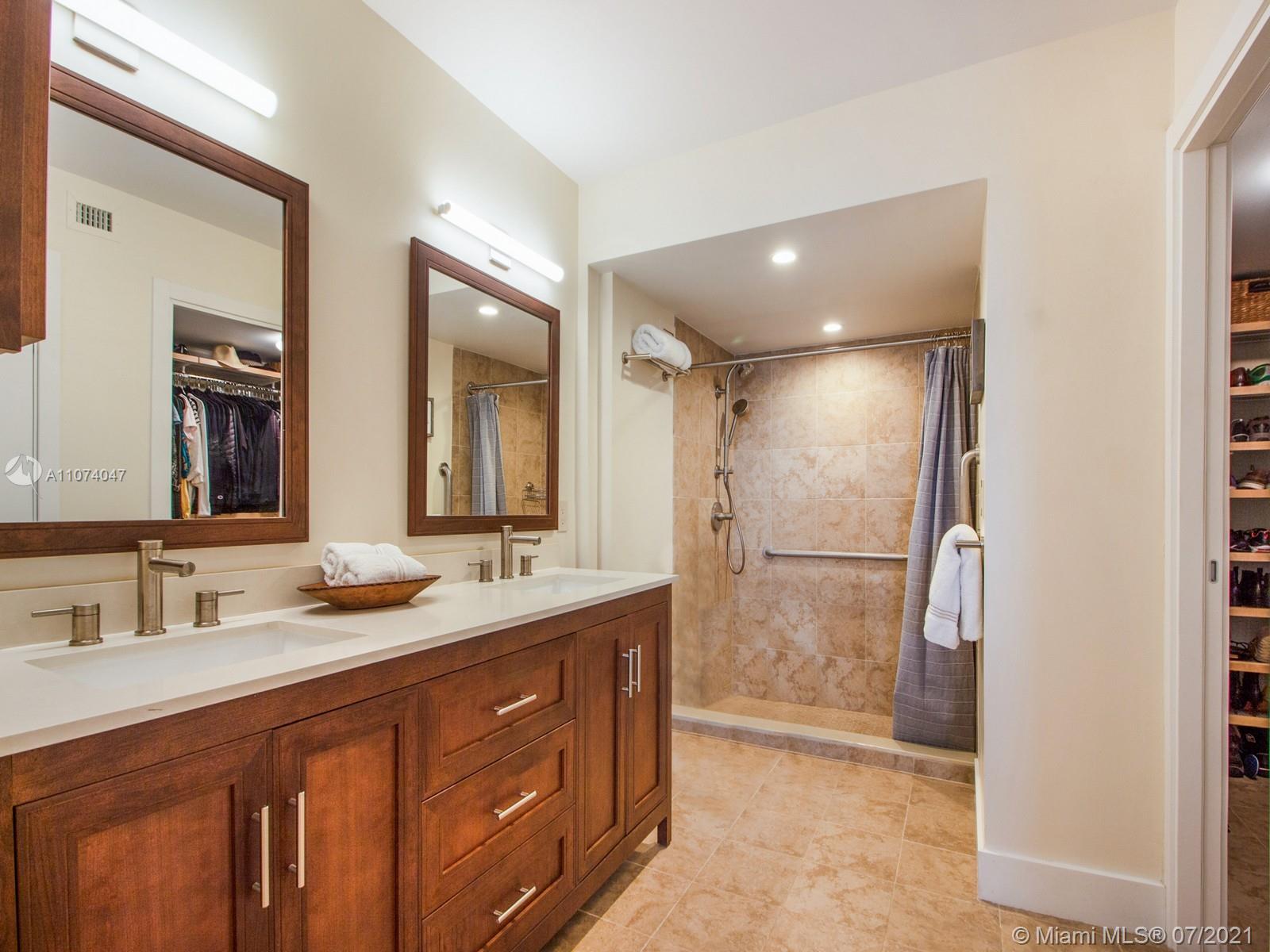 TOWERS OF KEY BISCAYNE CO - Residential