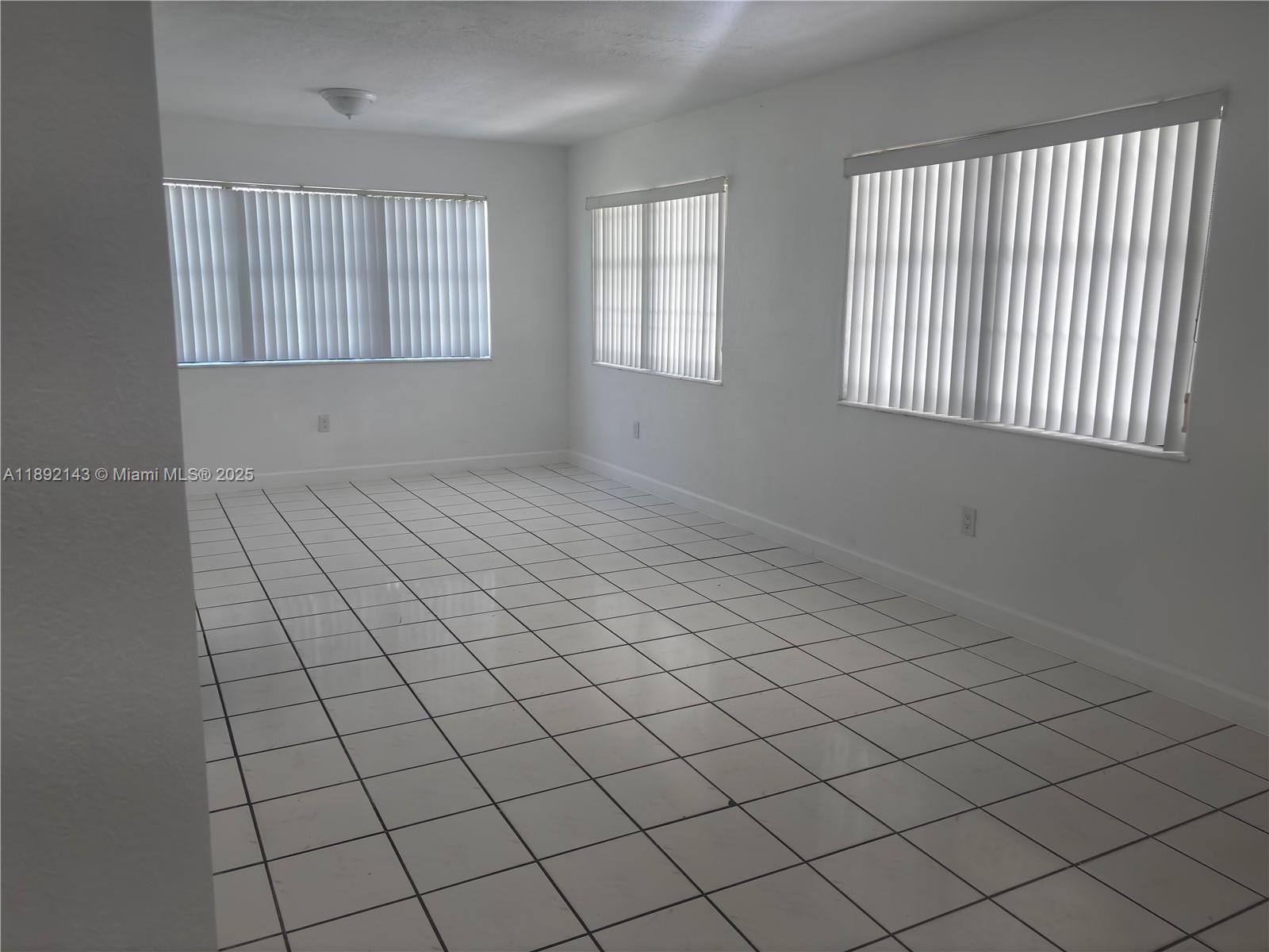 DIXIE ESTATES AMENDED - Residential Lease