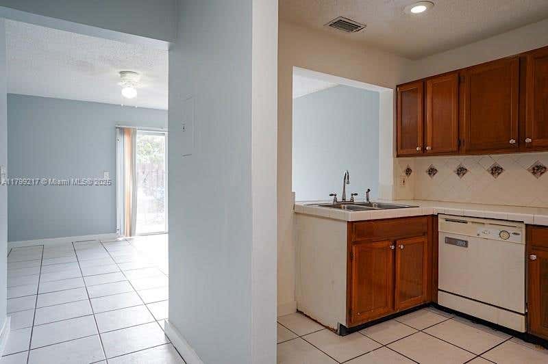 Photo of 5154 Breckenridge Pl #47, West Palm Beach, FL 33417 (MLS # A11799217)