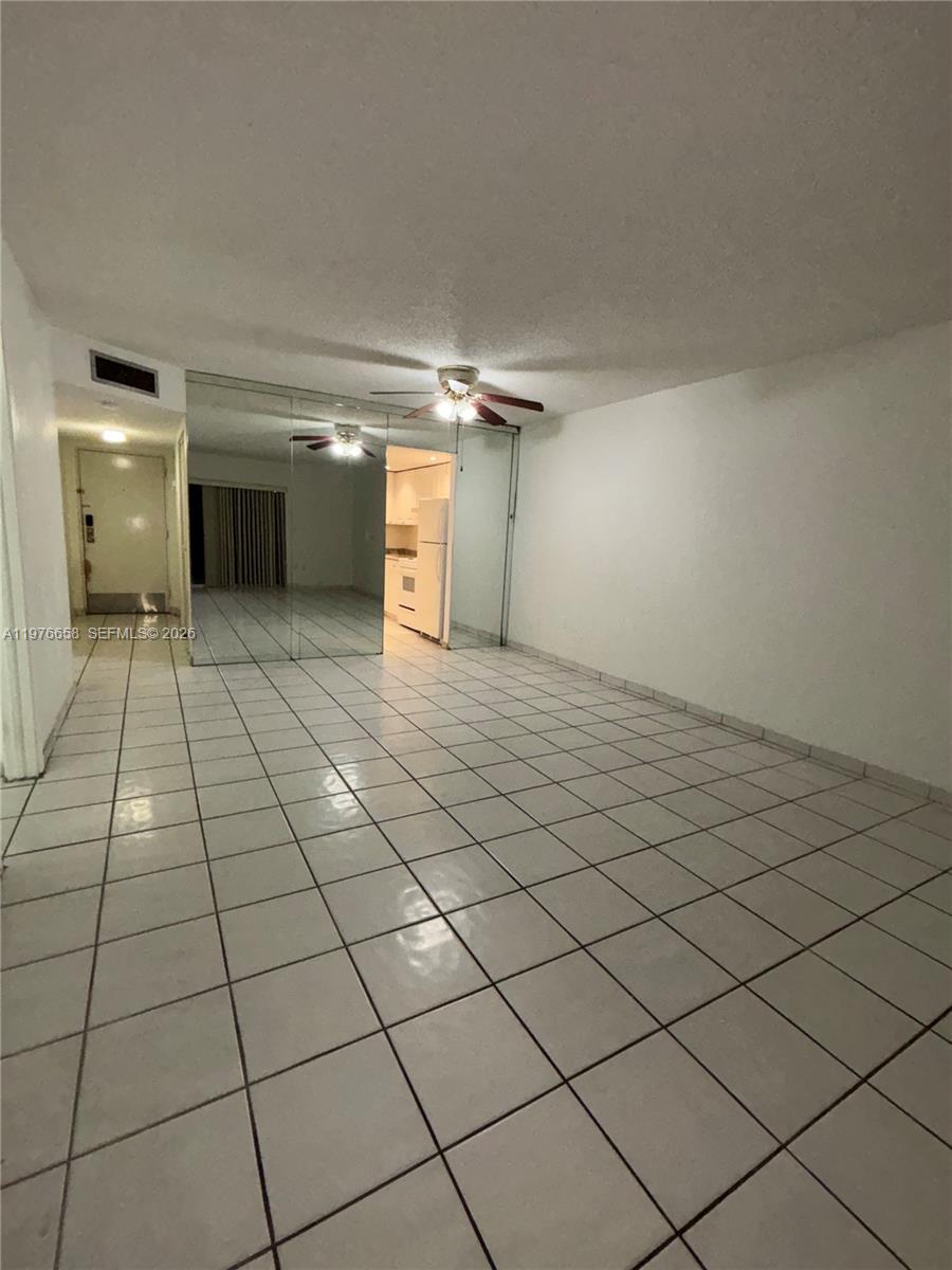 RAMBLEWOOD CONDO B - Residential Lease