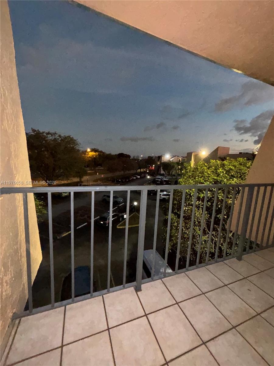 RAMBLEWOOD CONDO B - Residential Lease