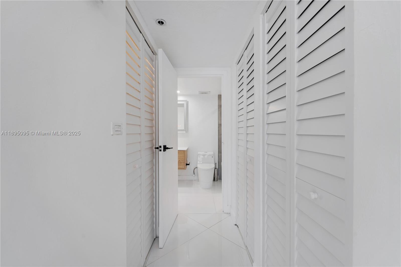 THE GRANDVIEW PALACE COND - Residential Lease