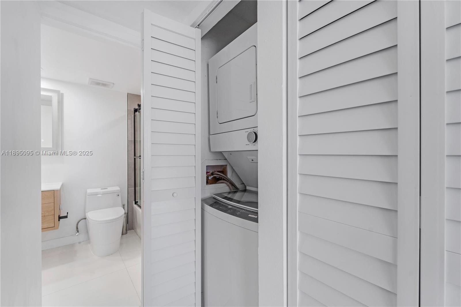 THE GRANDVIEW PALACE COND - Residential Lease