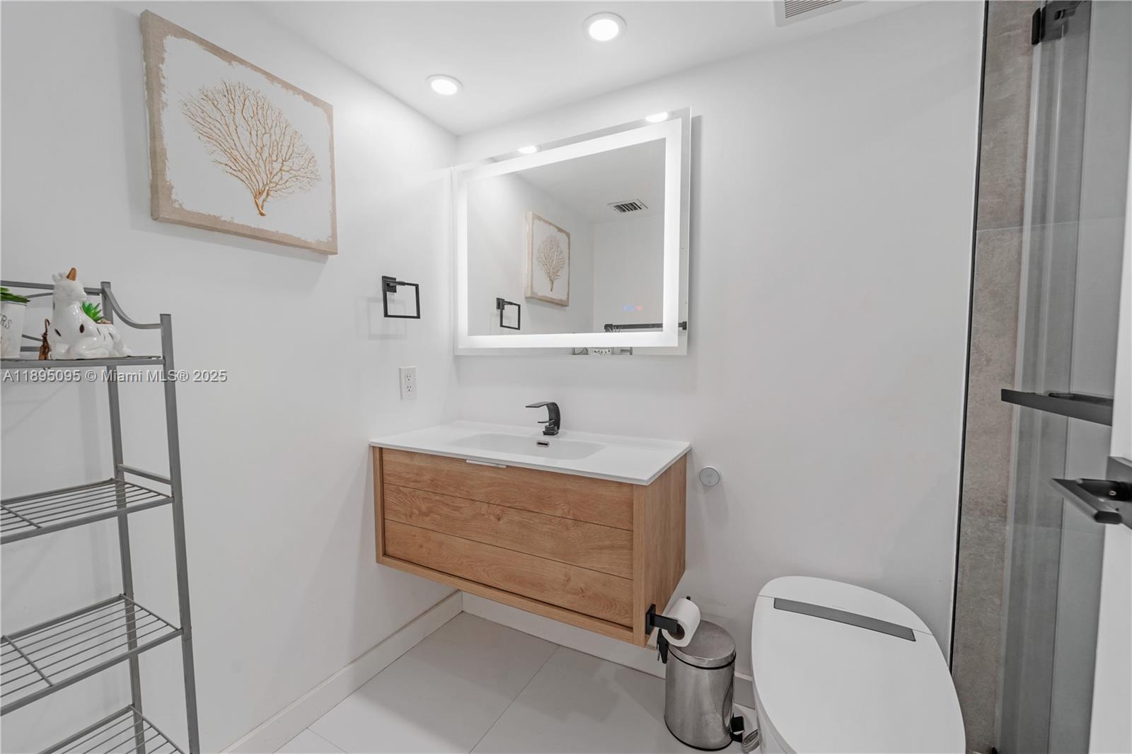 THE GRANDVIEW PALACE COND - Residential Lease