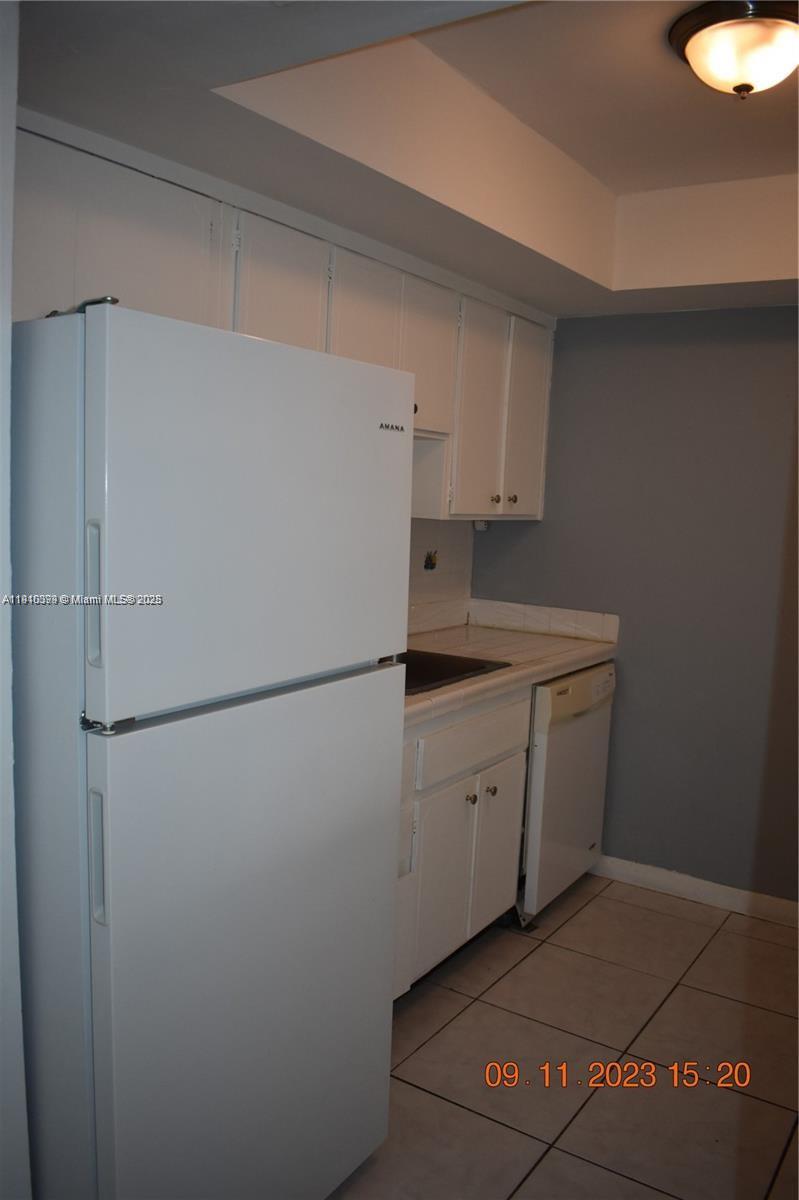 SUTTON HOUSE CONDO - Residential Lease