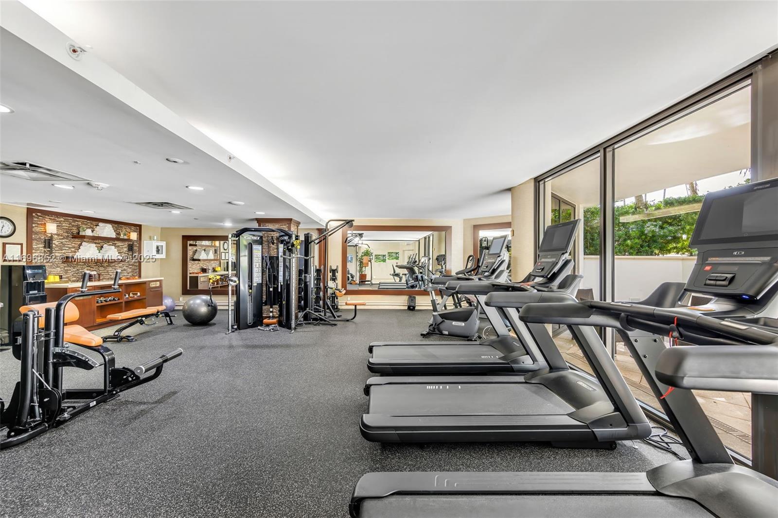 2800 ISL BLVD WILLIAMS IS - Residential