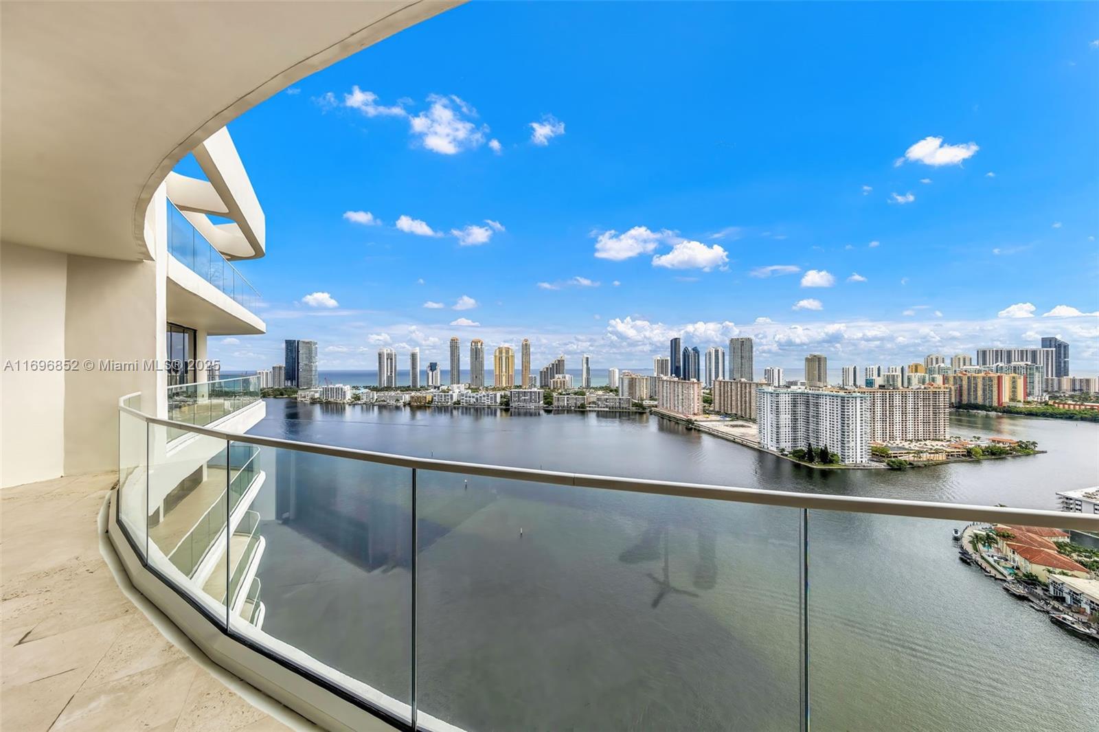 2800 ISL BLVD WILLIAMS IS - Residential