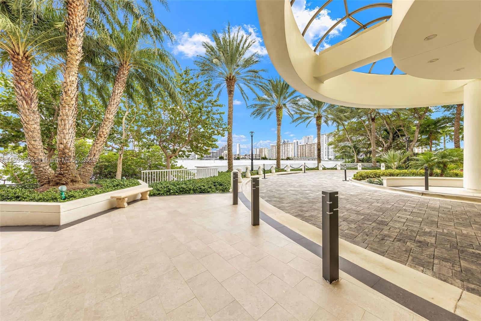 2800 ISL BLVD WILLIAMS IS - Residential