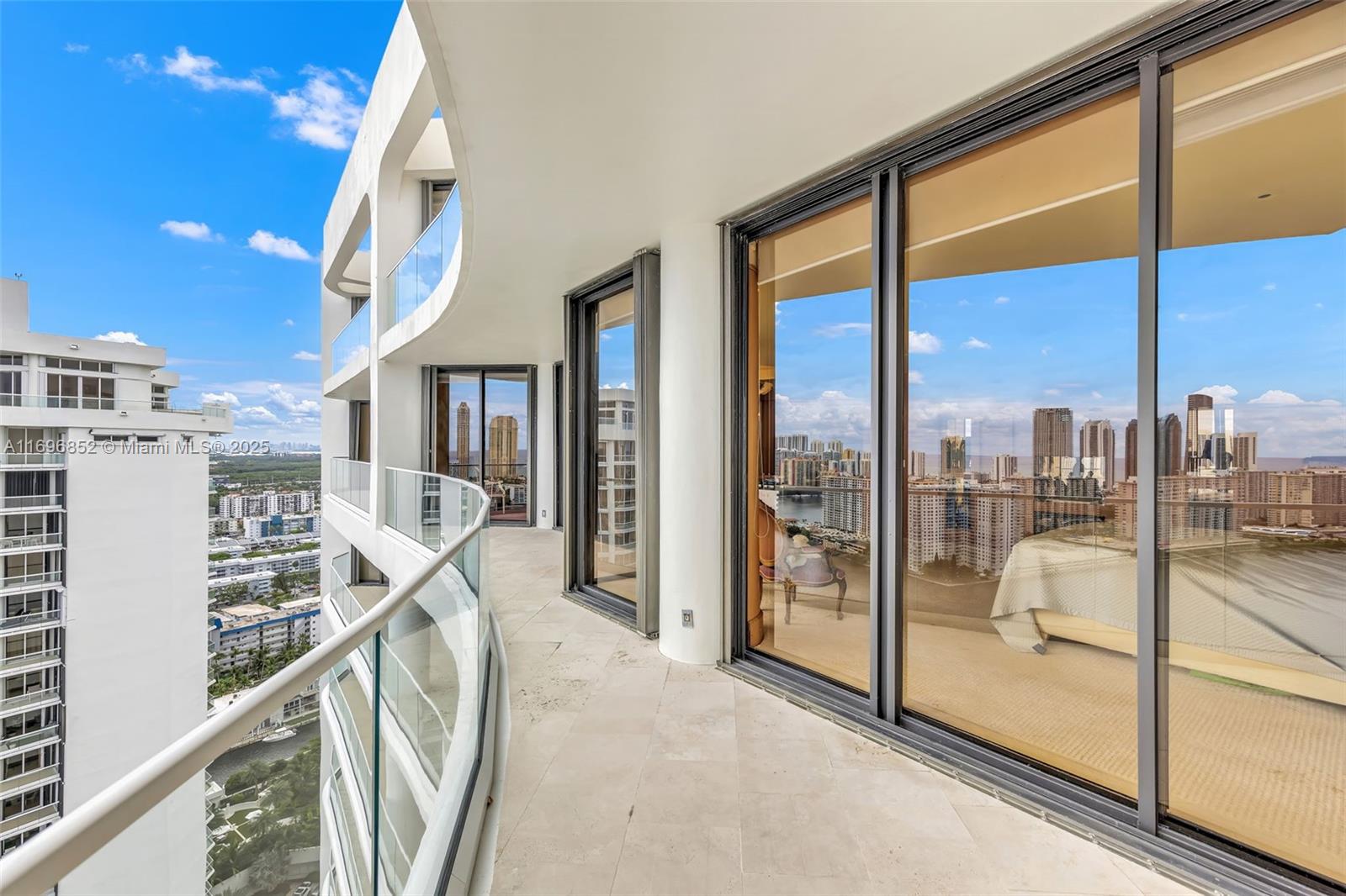 2800 ISL BLVD WILLIAMS IS - Residential