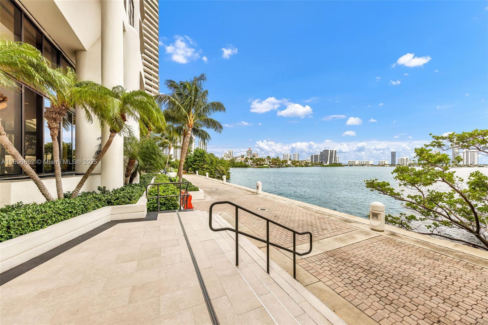 2800 ISL BLVD WILLIAMS IS - Residential