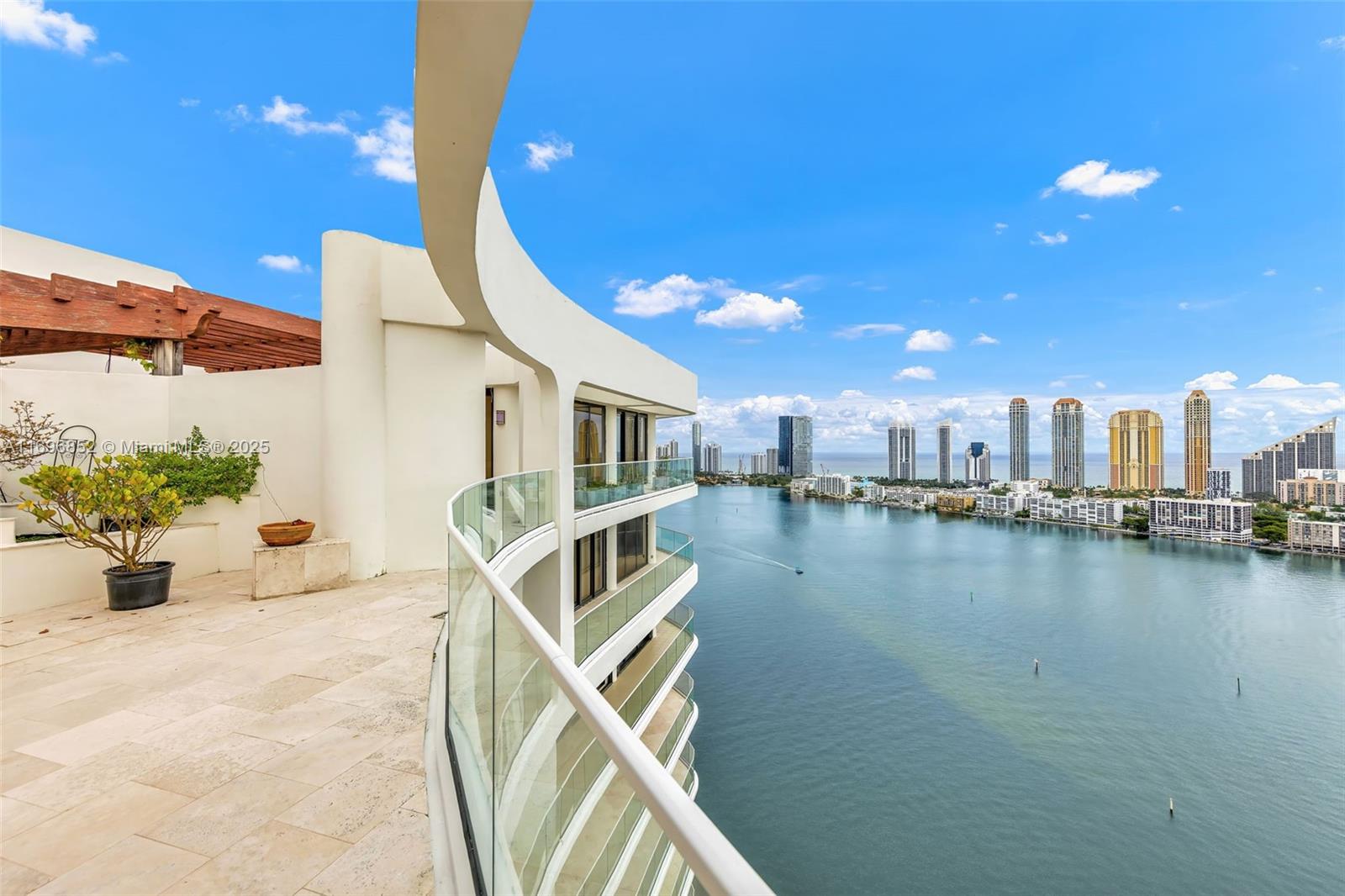 2800 ISL BLVD WILLIAMS IS - Residential