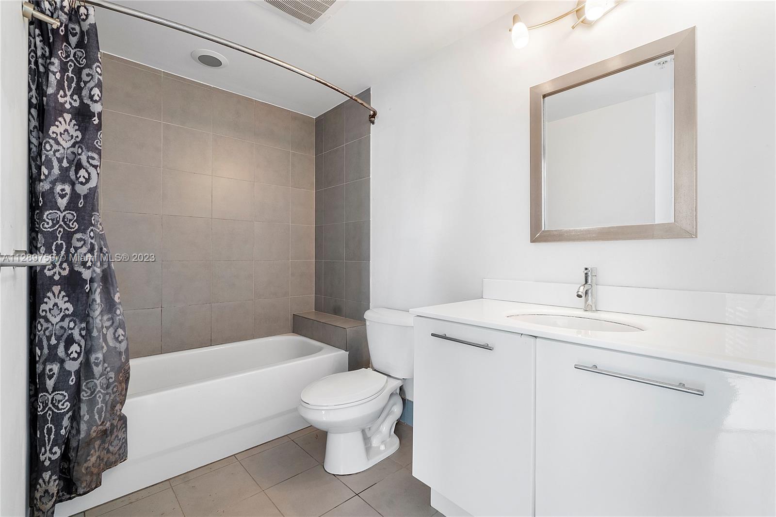 MINT CONDO - Residential