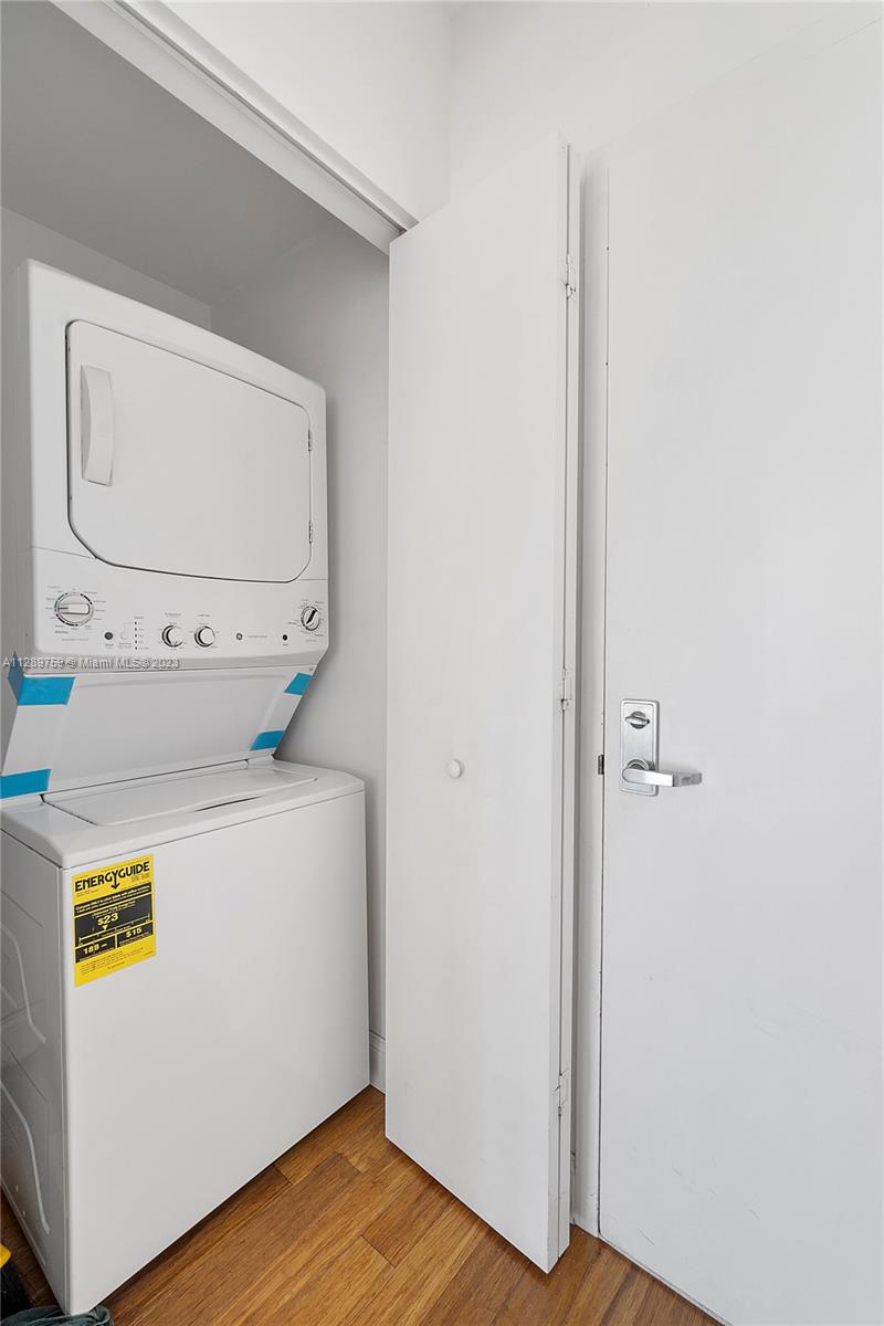 MINT CONDO - Residential