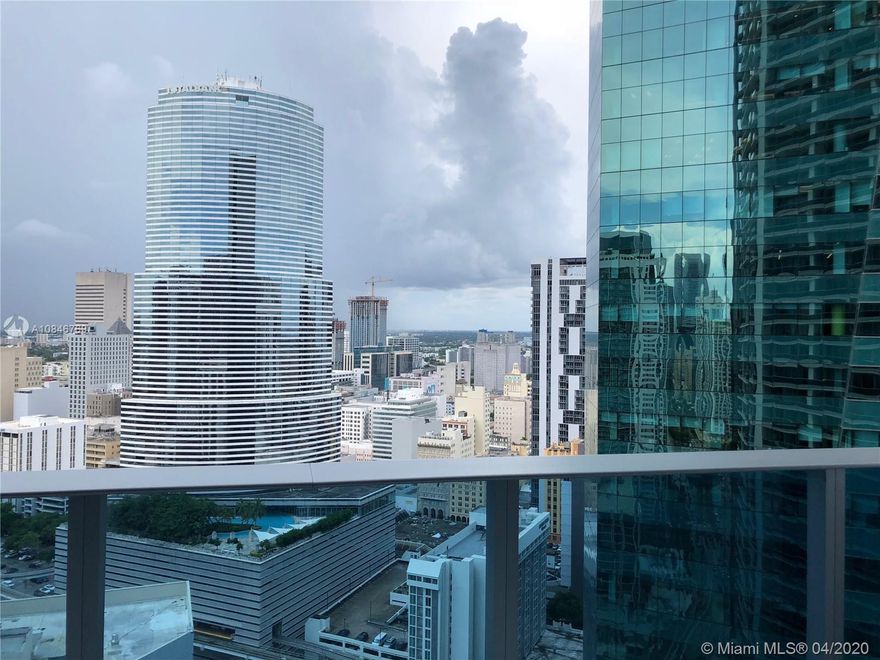 A MIAMI ULTRA LUXURY CLASSIC!!!
GORGEOUS OVERSIZED 1BED/1.5BATH WITH 10FT CEILINGS. BUILDING OFFERS 24HRS CONCIERGE, VALET, GYM, SPA, SEVERAL POOLS, AND A VARIETY OF GREAT RESTAURANTS.
LOCATED IN THE HEART OF DOWNTOWN MIAMI, STEPS FROM WHOLE FOODS, AA ARENA, MUSEUMS, JUST TO MENTION A FEW.