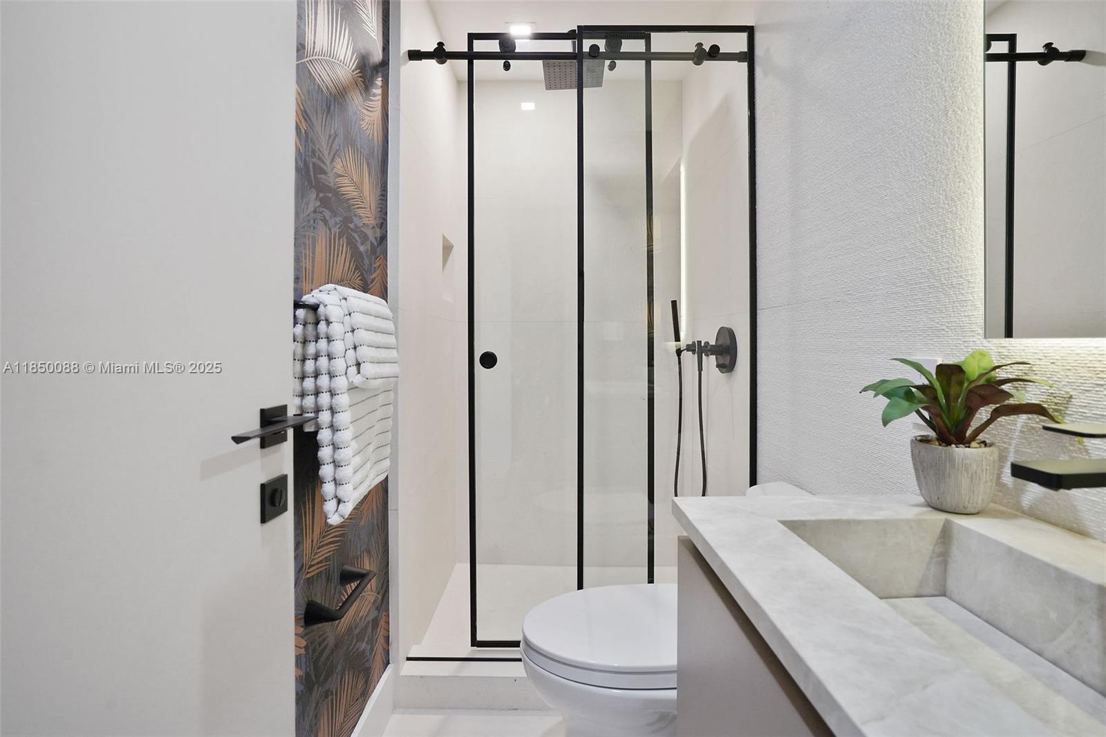 EASTERN SHORES 1ST ADDN - Residential Lease