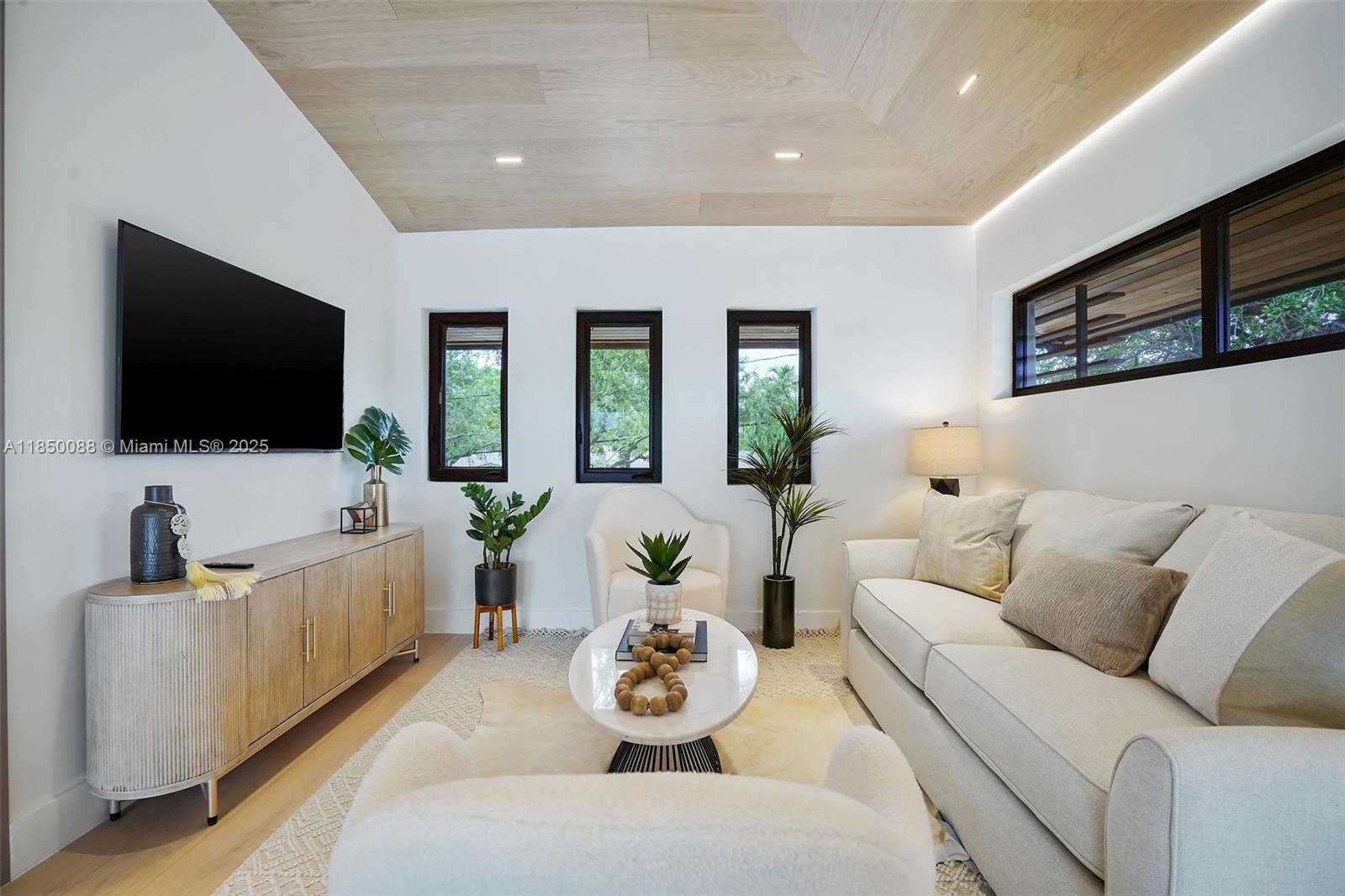 EASTERN SHORES 1ST ADDN - Residential Lease