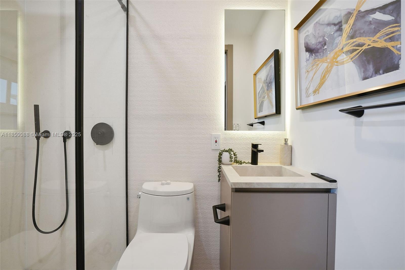 EASTERN SHORES 1ST ADDN - Residential Lease