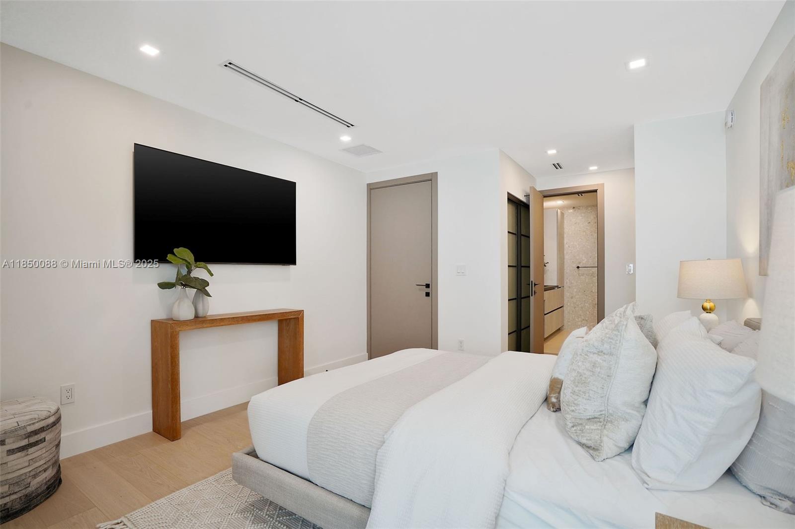 EASTERN SHORES 1ST ADDN - Residential Lease