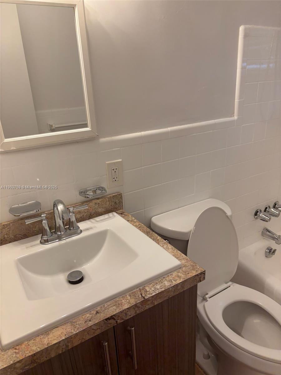 RICHMOND HEIGHTS ESTATES - Residential Lease