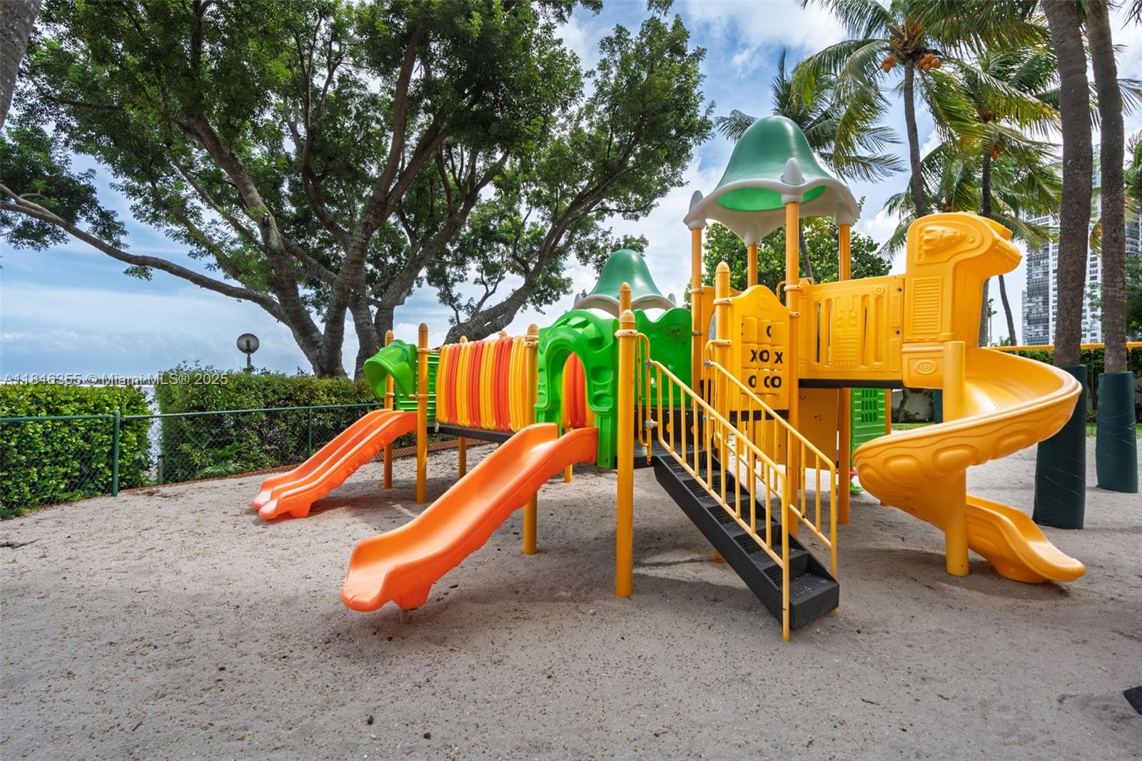 BRICKELL PLACE CONDO - Residential Lease